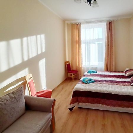 Apartments Iris Karlovy Vary Bagian luar foto