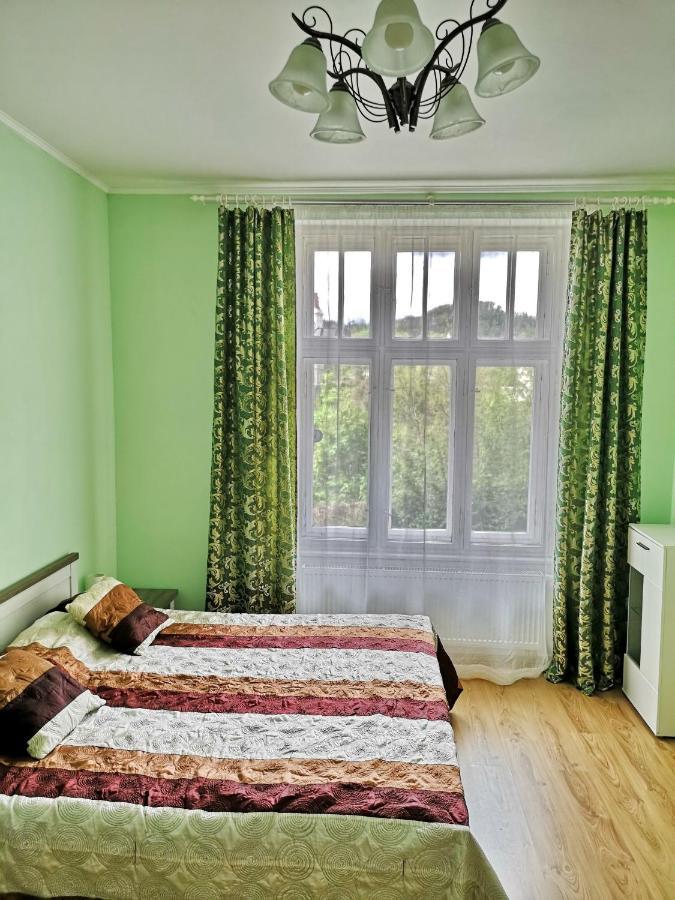 Apartments Iris Karlovy Vary Bagian luar foto