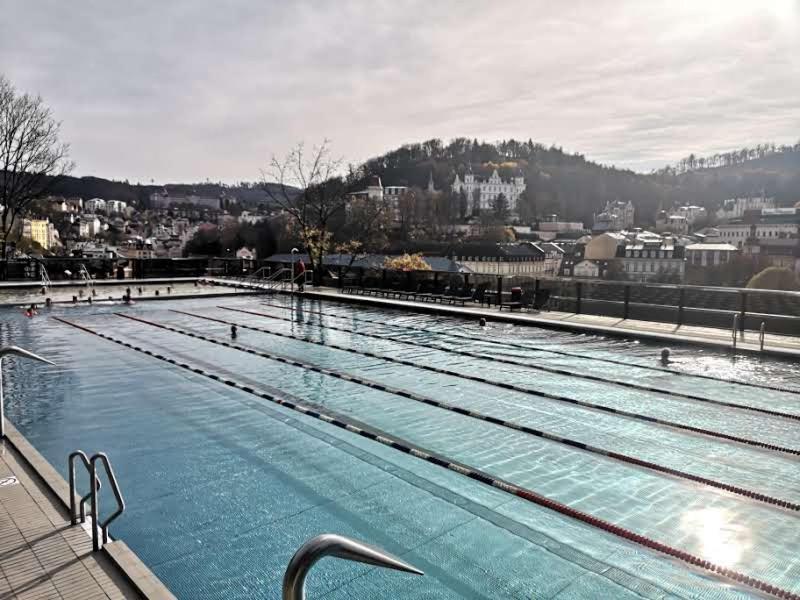 Apartments Iris Karlovy Vary Bagian luar foto